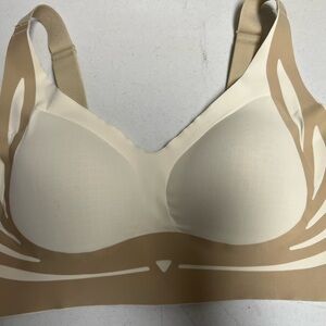 LUSH FITTING BRA. TAN & CREAM  EXCELLENT CONDITION. LIKE NEW. SIZE 4XL